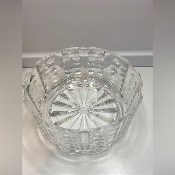 Waterford 7" Round Bowl- Bow Tie  Design - Picture 1 of 8